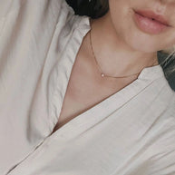 minimalistische asketting op model voor dagelijks gebruik