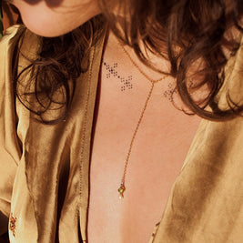 gouden subtiele assieraad voor dagelijks dragen