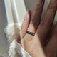 bestseller minimalistische as ring met een sprankelende incase 