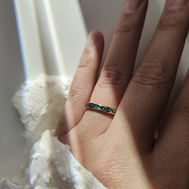 bestseller minimalistische as ring met een sprankelende incase 