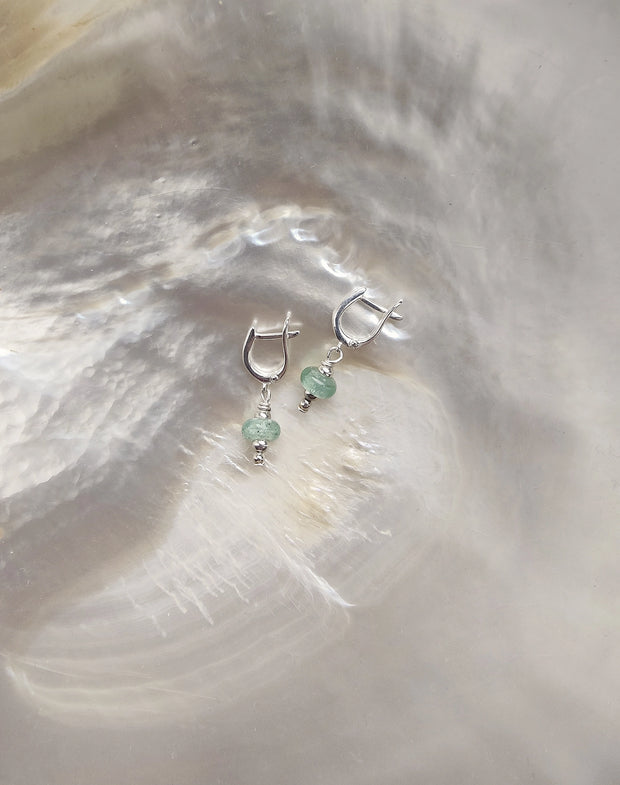 zilveren handgemaakte gedenkoorbellen in jade groen