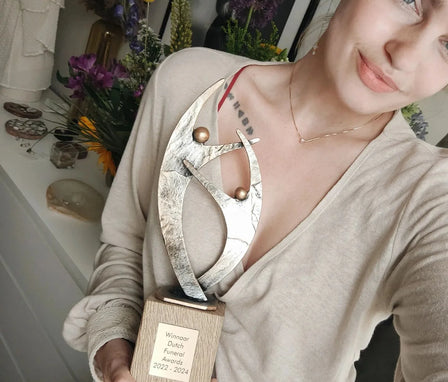 Award-winning memorial jewelry, Dutch Funeral Awards winner for innovative remembrance jewelry.