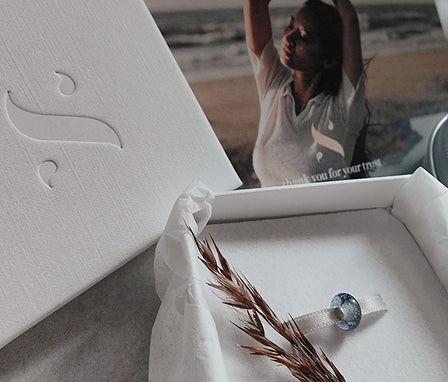 Each of these tangible memorial beads are handmade especially for you with the ashes of your lost loved one. If you don't have ashes of your loved one but you still would like me to make a piece for you; I can also use pieces of fabric, hair/fur or sand from your loved ones favorite place. It's a unique and lasting gift that can always be kept close – just like your memories